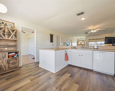 220 Oakmont Parkway - Photo Thumbnail 42