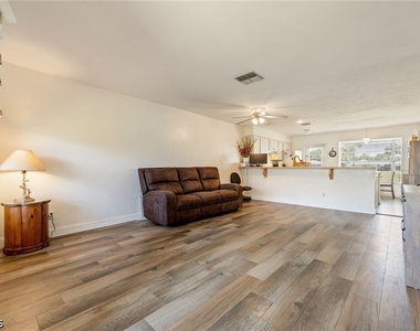 220 Oakmont Parkway - Photo Thumbnail 9