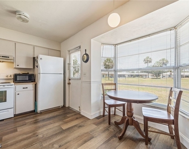 220 Oakmont Parkway - Photo Thumbnail 13