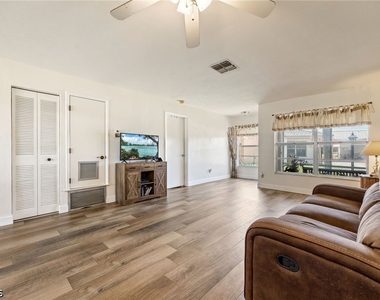 220 Oakmont Parkway - Photo Thumbnail 5