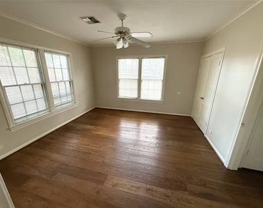 1103 Austin Street - Photo Thumbnail 5