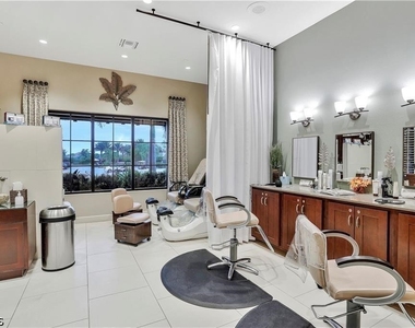 8760 Bellano Court - Photo Thumbnail 31