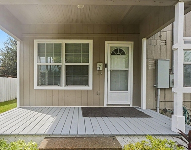 12 E Homan Street - Photo Thumbnail 3