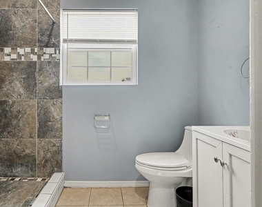 12 E Homan Street - Photo Thumbnail 12