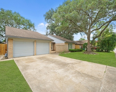 22202 Cimarron Parkway - Photo Thumbnail 1