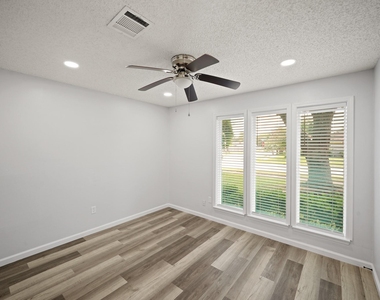 22202 Cimarron Parkway - Photo Thumbnail 10