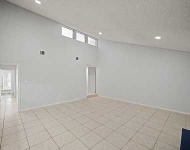 22202 Cimarron Parkway - Photo Thumbnail 4