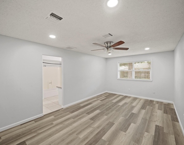 22202 Cimarron Parkway - Photo Thumbnail 12