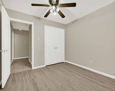 8123 Solara Bend - Photo Thumbnail 22