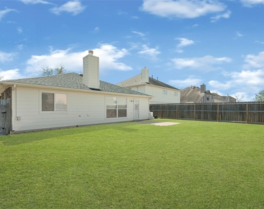 8123 Solara Bend - Photo Thumbnail 24