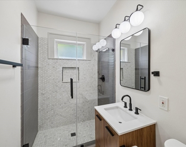 2408 White Oak Drive - Photo Thumbnail 6