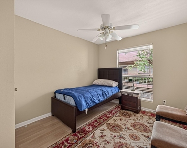 2120 Wilcrest Drive - Photo Thumbnail 16