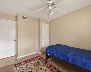 2120 Wilcrest Drive - Photo Thumbnail 17