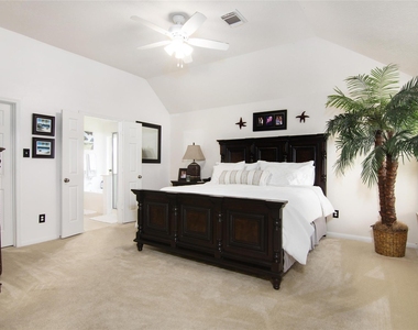 306 King William Drive - Photo Thumbnail 16