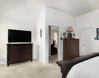 306 King William Drive - Photo Thumbnail 18