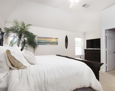 306 King William Drive - Photo Thumbnail 17