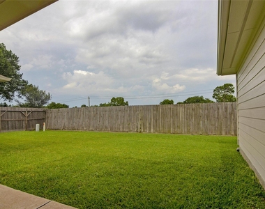 306 King William Drive - Photo Thumbnail 19