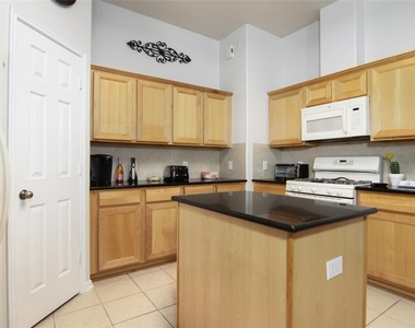 306 King William Drive - Photo Thumbnail 11