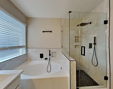 26905 Faircourt Drive - Photo Thumbnail 9