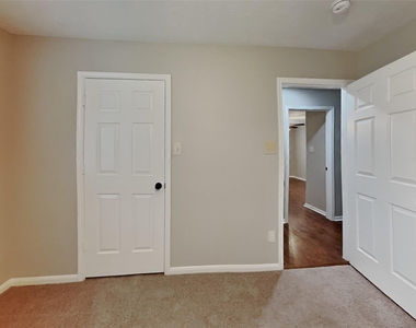 26905 Faircourt Drive - Photo Thumbnail 10