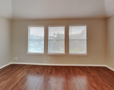 26905 Faircourt Drive - Photo Thumbnail 20