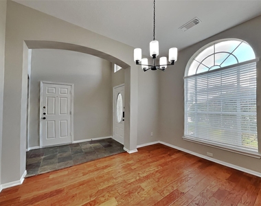 26905 Faircourt Drive - Photo Thumbnail 4