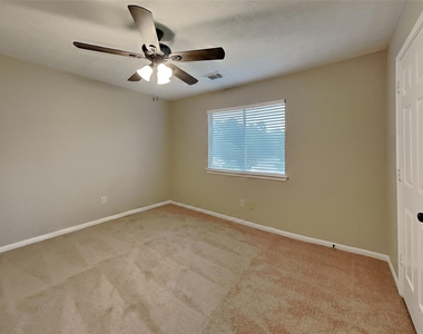 26905 Faircourt Drive - Photo Thumbnail 11