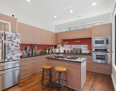 1326 W 24th Street - Photo Thumbnail 6