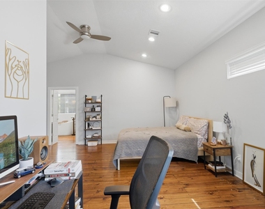 1326 W 24th Street - Photo Thumbnail 18