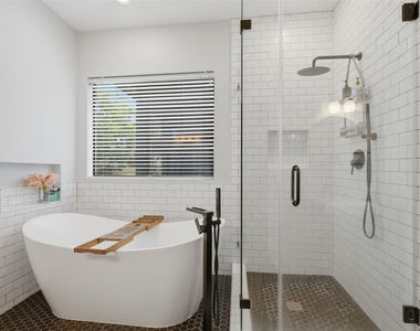 1326 W 24th Street - Photo Thumbnail 16