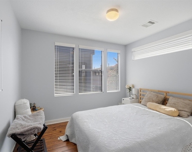 1326 W 24th Street - Photo Thumbnail 10