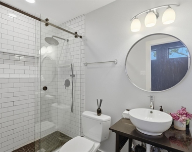 1326 W 24th Street - Photo Thumbnail 14