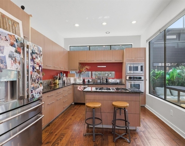 1326 W 24th Street - Photo Thumbnail 7