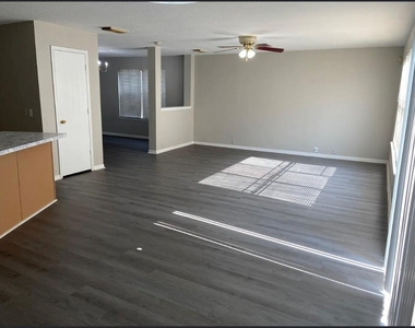 2751 Villa Del Street - Photo Thumbnail 11