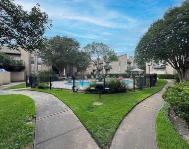 2021 Spenwick Drive - Photo Thumbnail 3