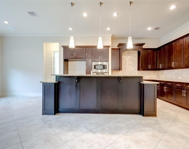 10307 Latta Creek Drive - Photo Thumbnail 18