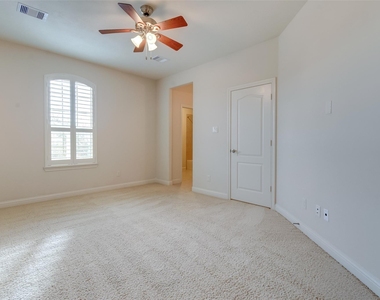 10307 Latta Creek Drive - Photo Thumbnail 37