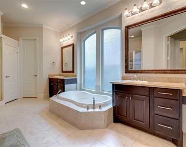 10307 Latta Creek Drive - Photo Thumbnail 34
