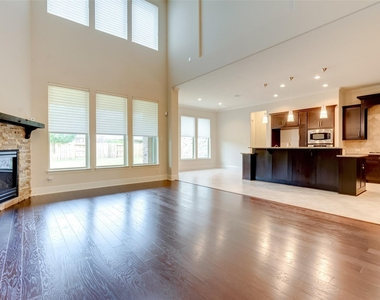 10307 Latta Creek Drive - Photo Thumbnail 28