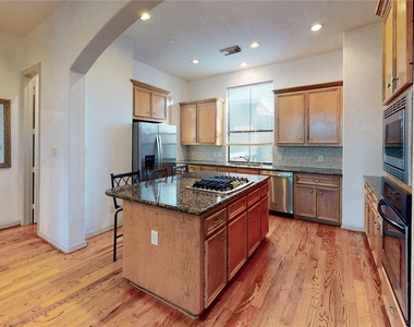 3419 Home Street - Photo Thumbnail 5
