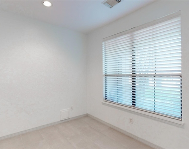 3419 Home Street - Photo Thumbnail 4