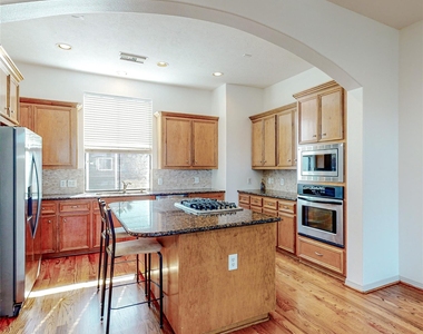 3419 Home Street - Photo Thumbnail 7
