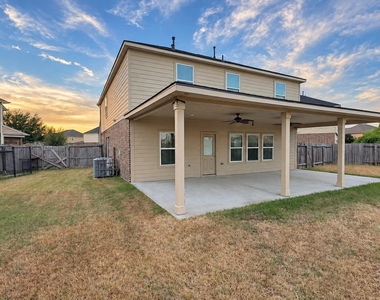 12102 Kings Fall Drive - Photo Thumbnail 32