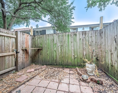 2575 Marilee Lane - Photo Thumbnail 16
