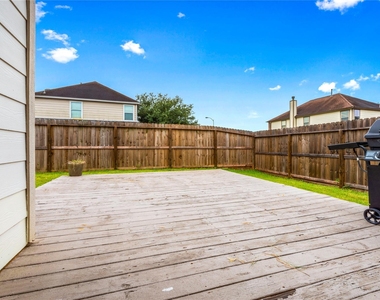 3023 Ribbon Creek Way - Photo Thumbnail 16
