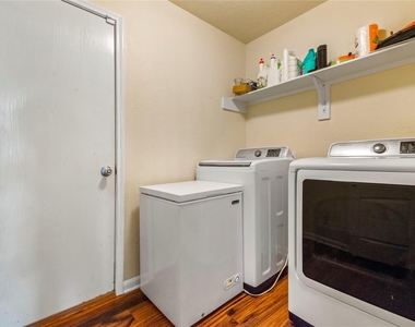 3023 Ribbon Creek Way - Photo Thumbnail 13