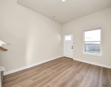 8025 Peachtree Street - Photo Thumbnail 8
