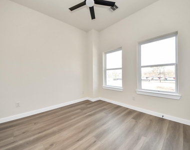 8025 Peachtree Street - Photo Thumbnail 19