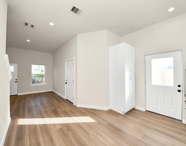 8025 Peachtree Street - Photo Thumbnail 11