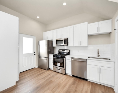 8025 Peachtree Street - Photo Thumbnail 12